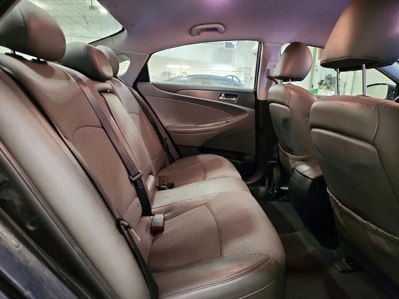 Photo 10 from auction – 2012 HYUNDAI SONATA with VIN 5NPEC4AC7CH335647