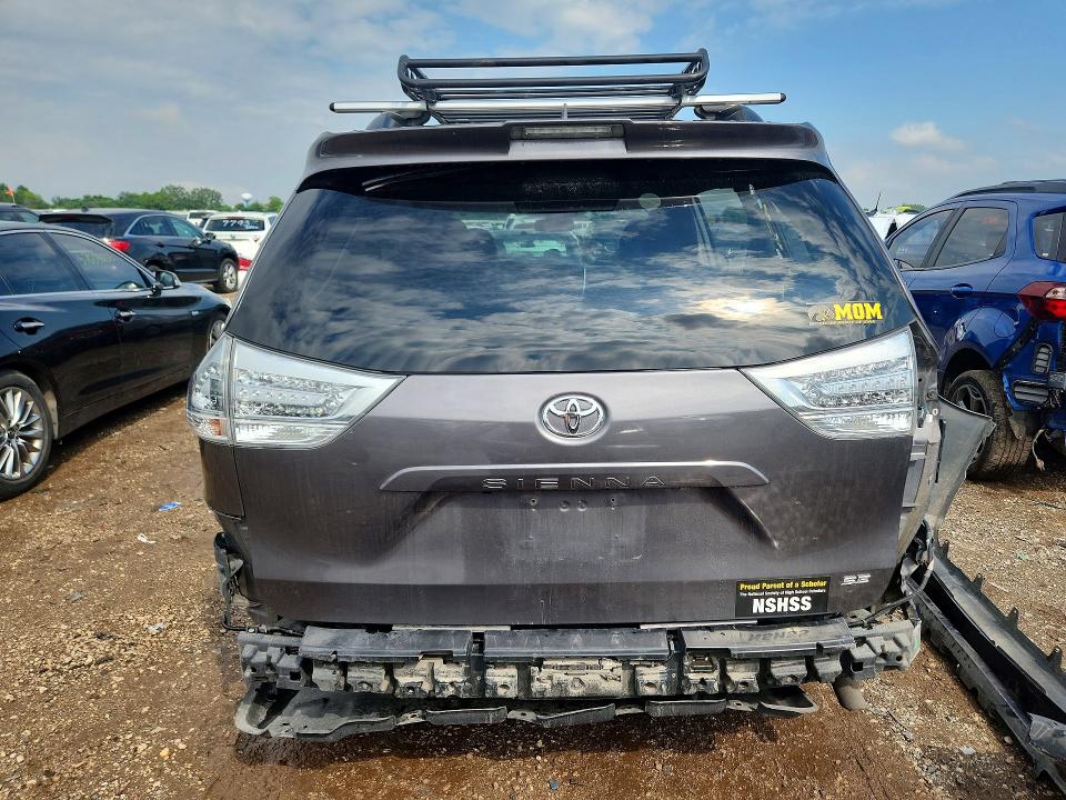 Photo 6 from auction – 2018 TOYOTA SIENNA with VIN 5TDXZ3DC7JS959257