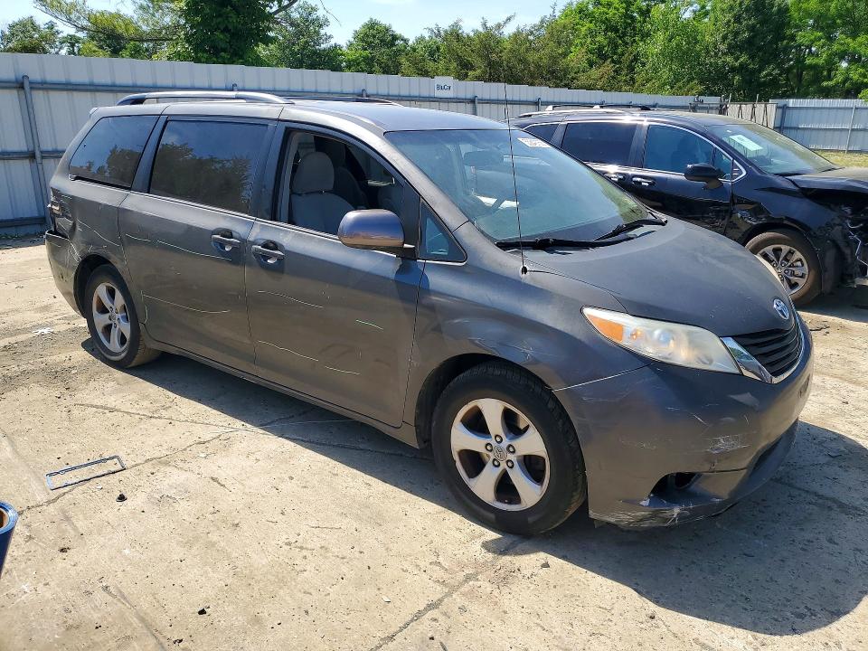 Photo 4 from auction – 2011 TOYOTA SIENNA with VIN 5TDKK3DCXBS163358