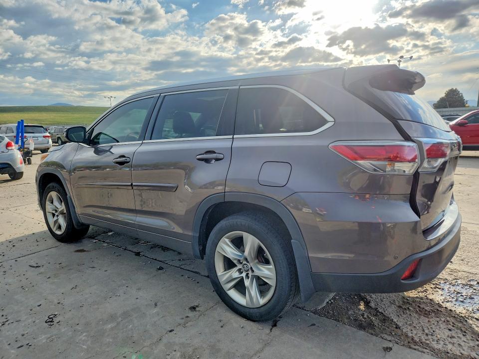 Photo 2 from auction – 2016 TOYOTA HIGHLANDER with VIN 5TDDKRFH1GS260329