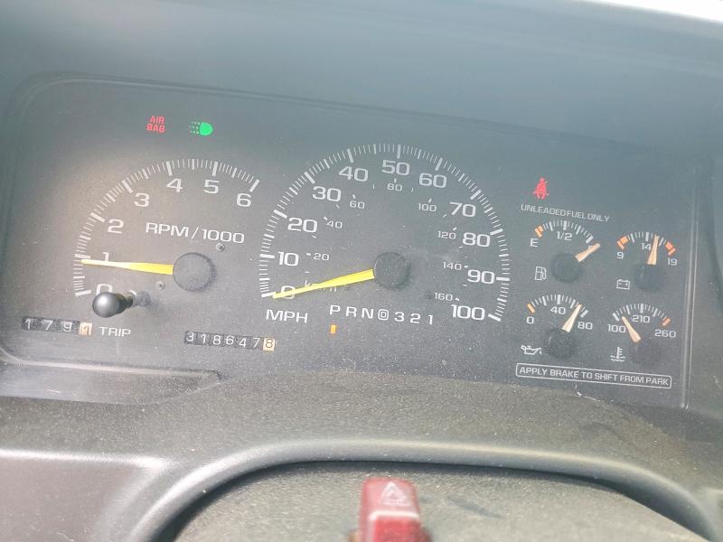 Photo 9 from auction – 1998 CHEVROLET GMT-400 with VIN 2GCEC19R6W1146789