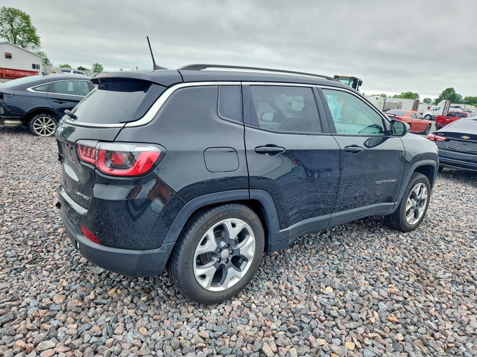Photo 3 from auction – 2017 JEEP COMPASS with VIN 3C4NJDCBXHT641730