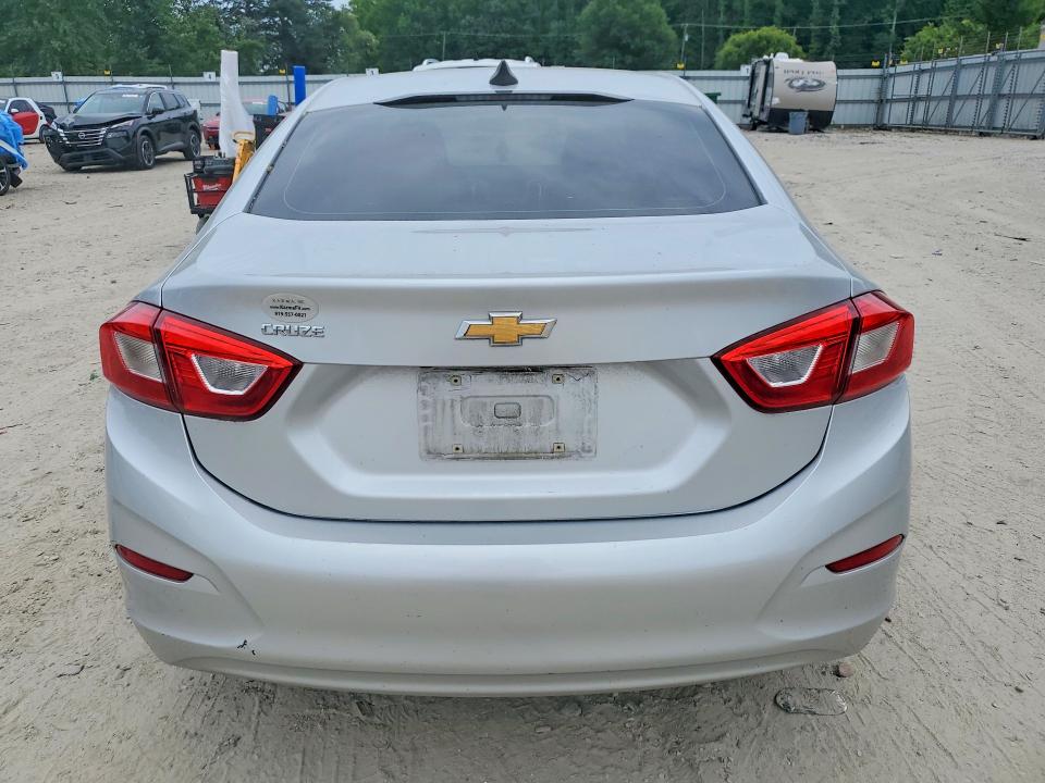 Photo 6 from auction – 2018 CHEVROLET CRUZE with VIN 1G1BC5SM3J7241548