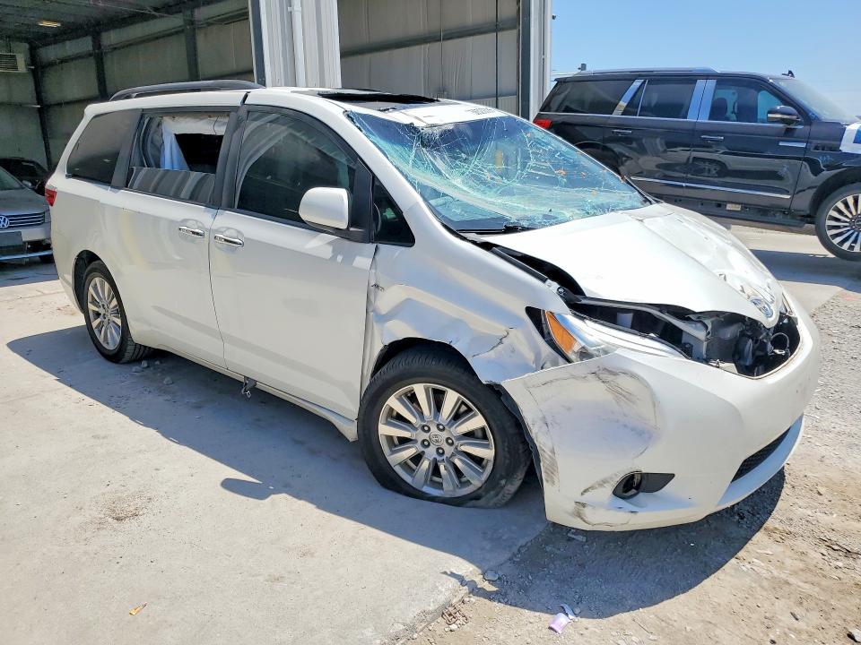 Photo 4 from auction – 2017 TOYOTA SIENNA with VIN 5TDDZ3DC8HS176140