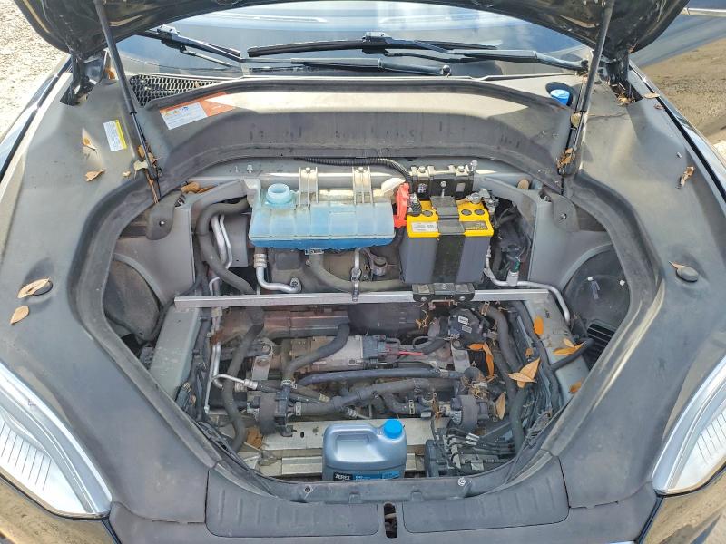 Photo 11 from auction – 2015 TESLA MODEL S with VIN 5YJSA1E2XFF112806
