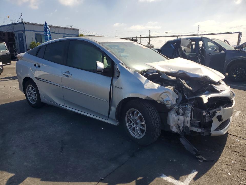 Photo 4 from auction – 2016 TOYOTA PRIUS with VIN JTDKBRFU1G3019134