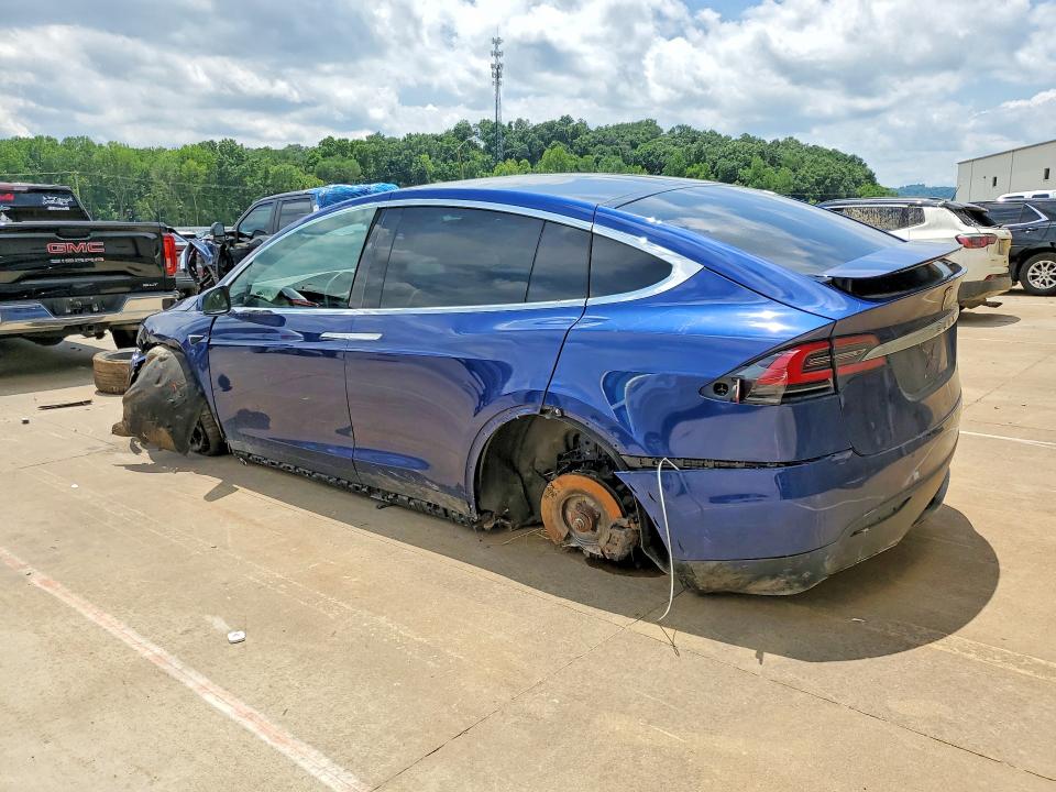 Photo 2 from auction – 2020 TESLA MODEL X with VIN 5YJXCDE21LF297423