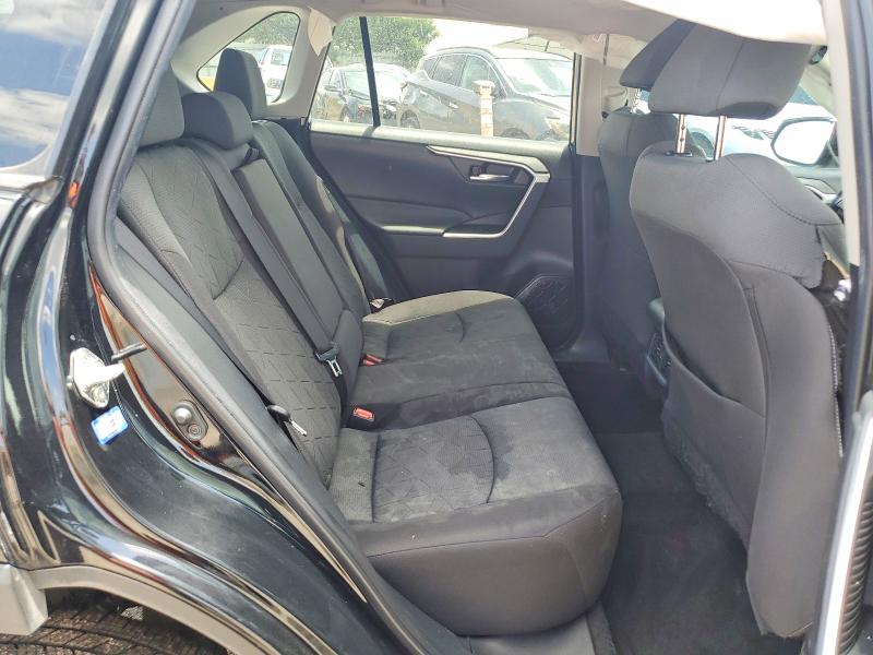 Photo 11 from auction – 2022 TOYOTA RAV4 with VIN 2T3W1RFV7NC208637