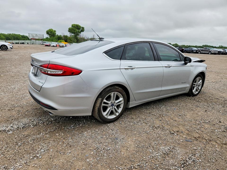 Photo 3 from auction – 2018 FORD FUSION with VIN 3FA6P0UU6JR122422