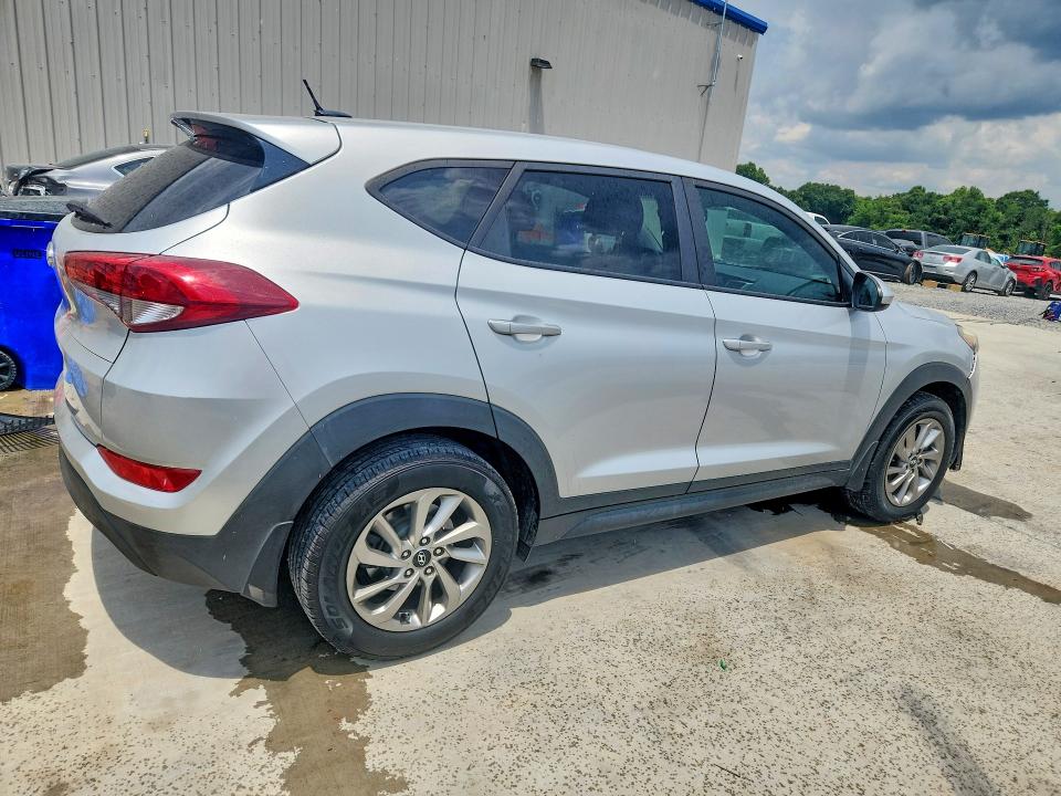 Photo 3 from auction – 2017 HYUNDAI TUCSON with VIN KM8J23A44HU521207