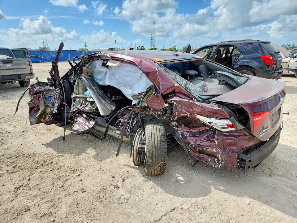 Photo 2 from auction – 2017 TOYOTA COROLLA with VIN 5YFBURHE3HP606539