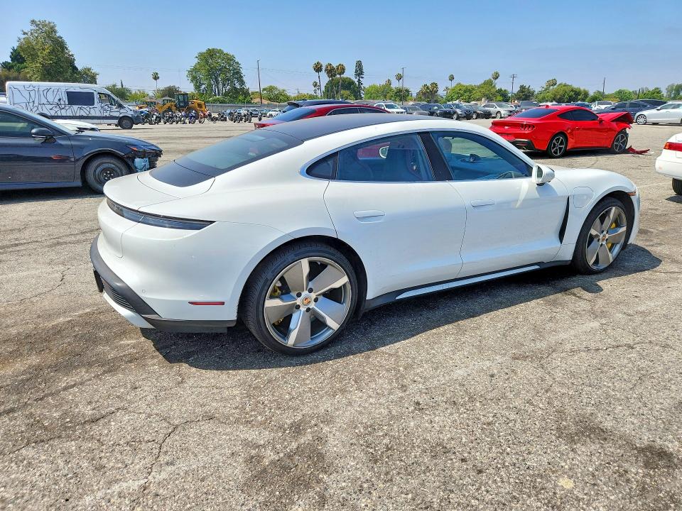 Фото 3 с аукциона – 2021 PORSCHE TAYCAN с VIN WP0AC2Y15MSA63502