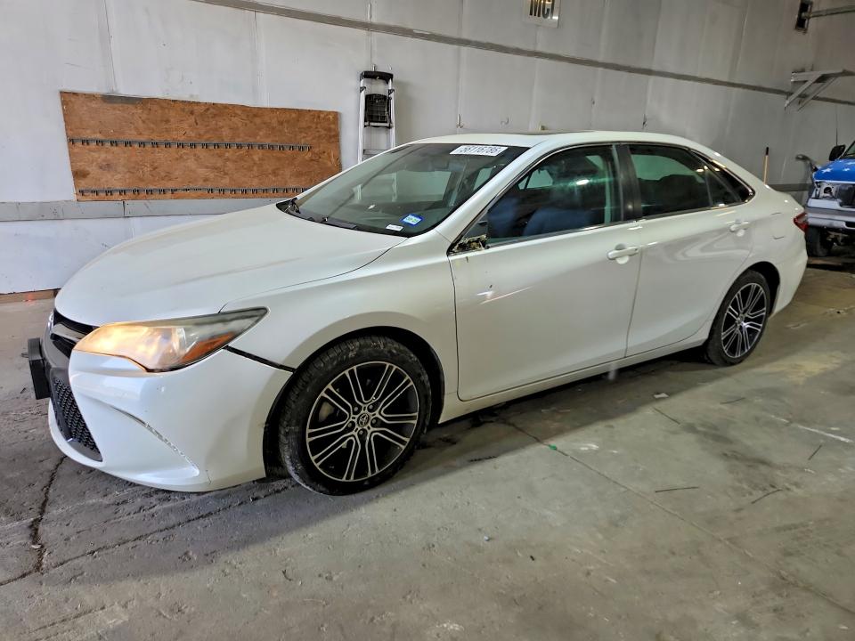 TOYOTA CAMRY 2016 with VIN 4T1BF1FKXGU554683 - Photo from auction