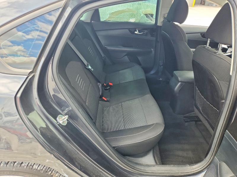 Photo 10 from auction – 2019 KIA FORTE with VIN 3KPF34AD3KE048628