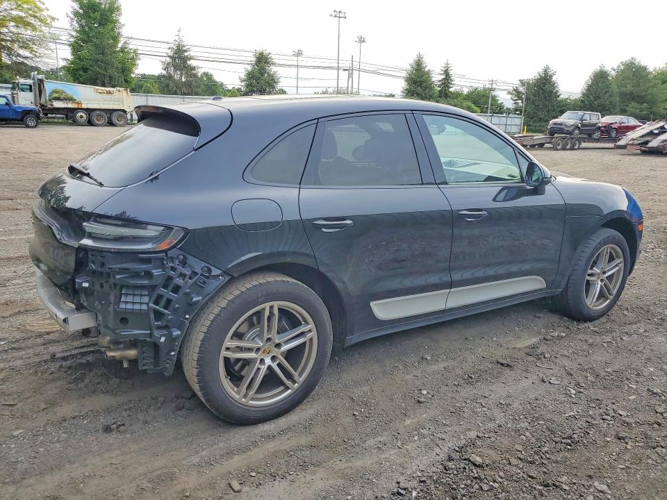 Photo 3 from auction – 2020 PORSCHE MACAN with VIN WP1AA2A57LLB02601