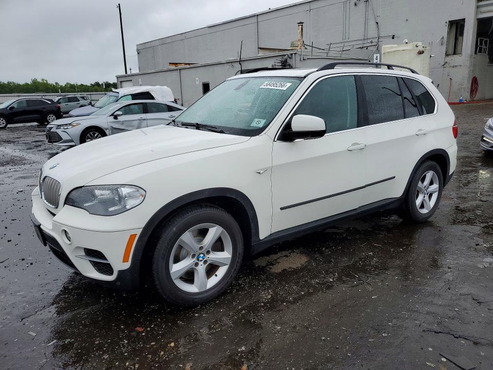 BMW X5 2012 with VIN 5UXZV8C51CL422729 - Photo from auction