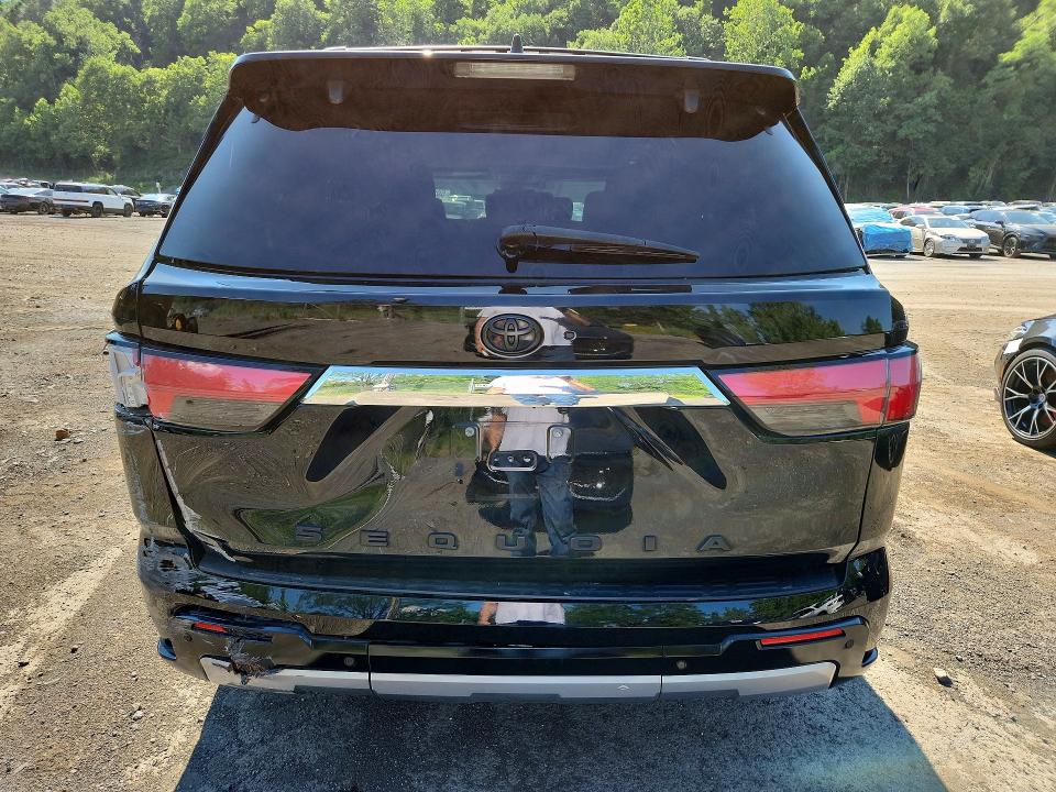 Photo 6 from auction – 2024 TOYOTA SEQUOIA with VIN 7SVAAABA1RX025707