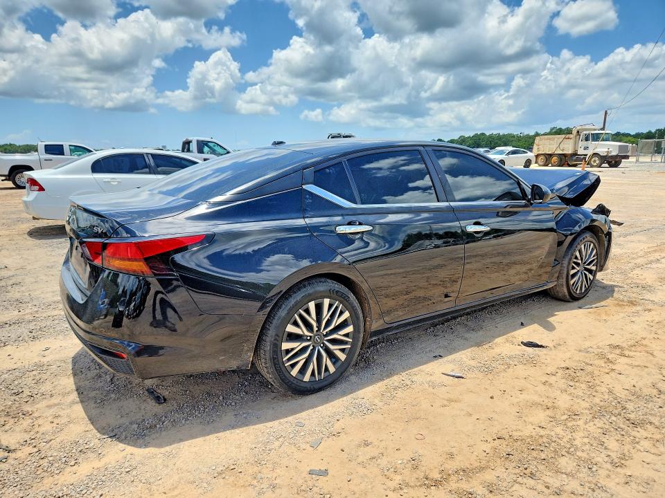 Photo 3 from auction – 2024 NISSAN ALTIMA with VIN 1N4BL4DV1RN377889