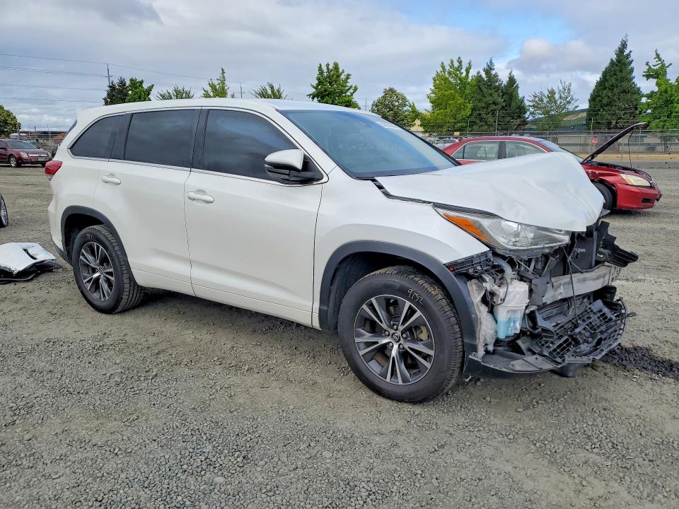 Photo 4 from auction – 2017 TOYOTA HIGHLANDER with VIN 5TDZZRFH4HS200192