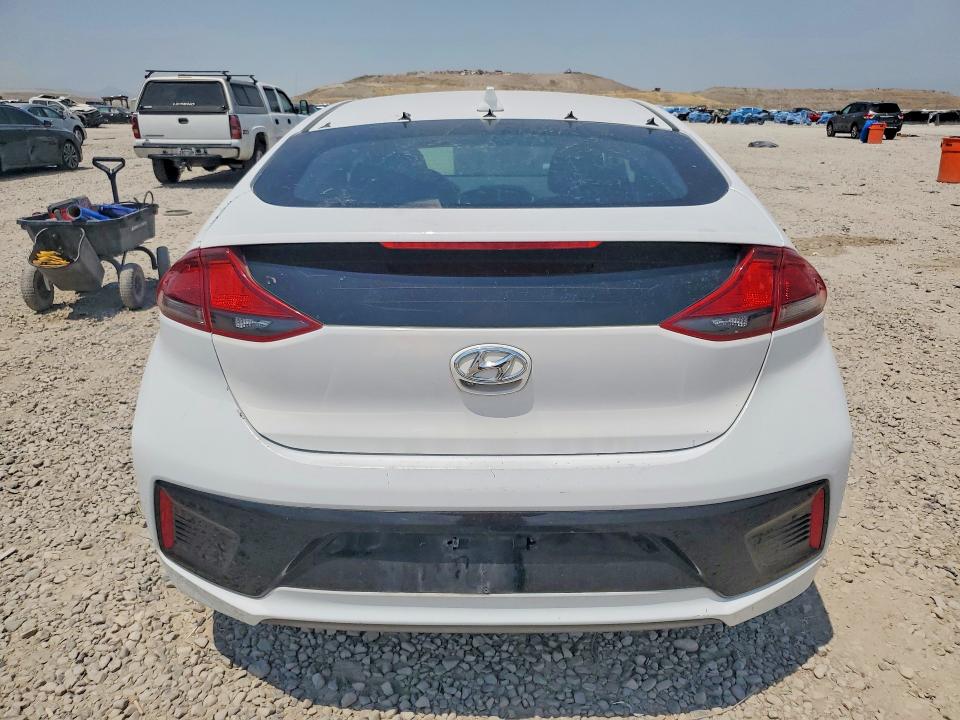 Photo 6 from auction – 2017 HYUNDAI IONIQ with VIN KMHC65LC0HU045602
