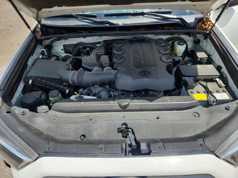 Photo 12 from auction – 2023 TOYOTA 4RUNNER with VIN JTEEU5JR3P5279604