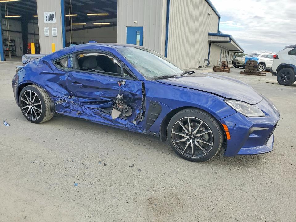Photo 4 from auction – 2023 TOYOTA GR86 with VIN JF1ZNBC12P8754270