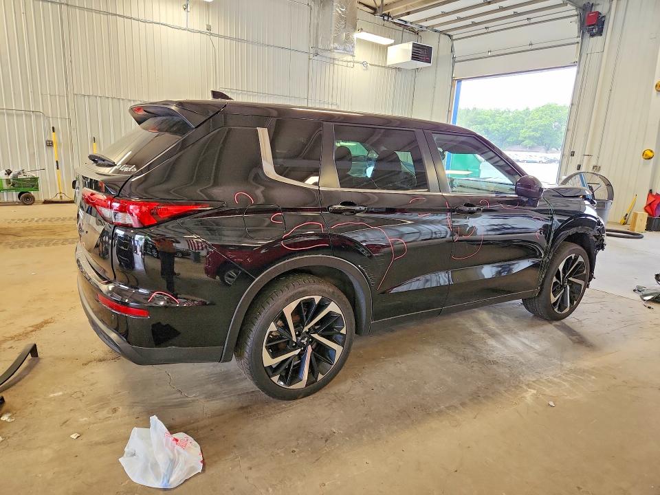 Photo 3 from auction – 2022 MITSUBISHI OUTLANDER with VIN JA4J3TA80NZ076137