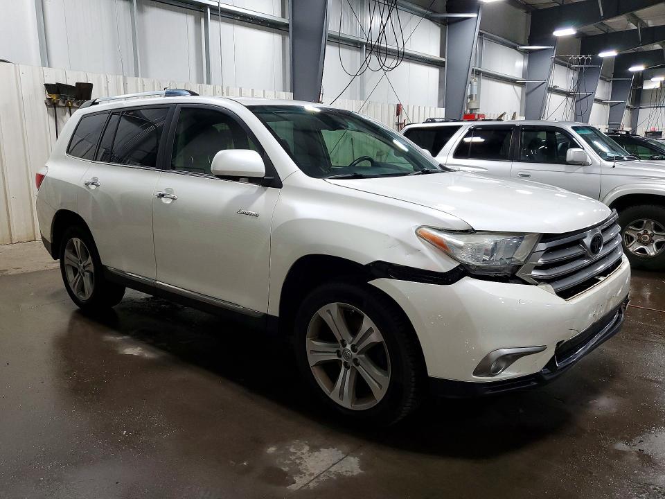 Photo 4 from auction – 2013 TOYOTA HIGHLANDER with VIN 5TDDK3EH2DS215135