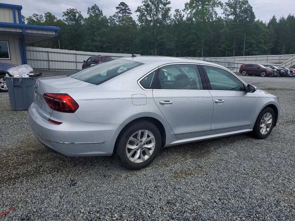 Photo 3 from auction – 2017 VOLKSWAGEN PASSAT with VIN 1VWAT7A34HC058567
