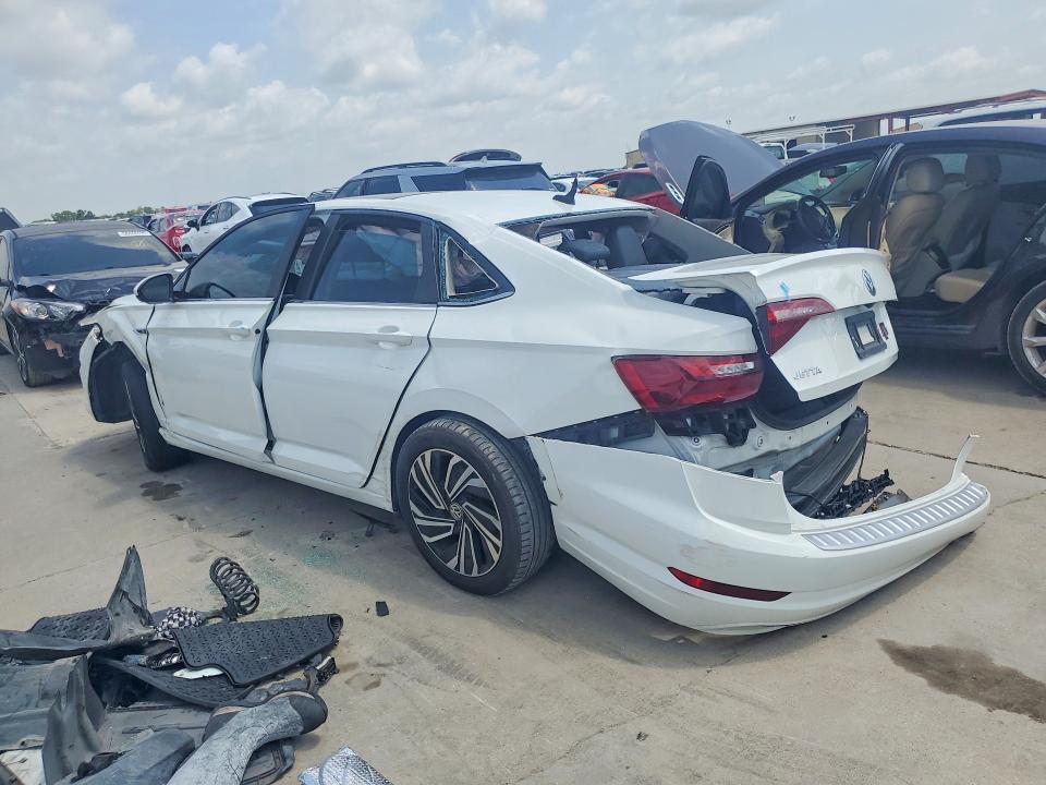 Photo 2 from auction – 2020 VOLKSWAGEN JETTA with VIN 3VWEB7BU8LM073771