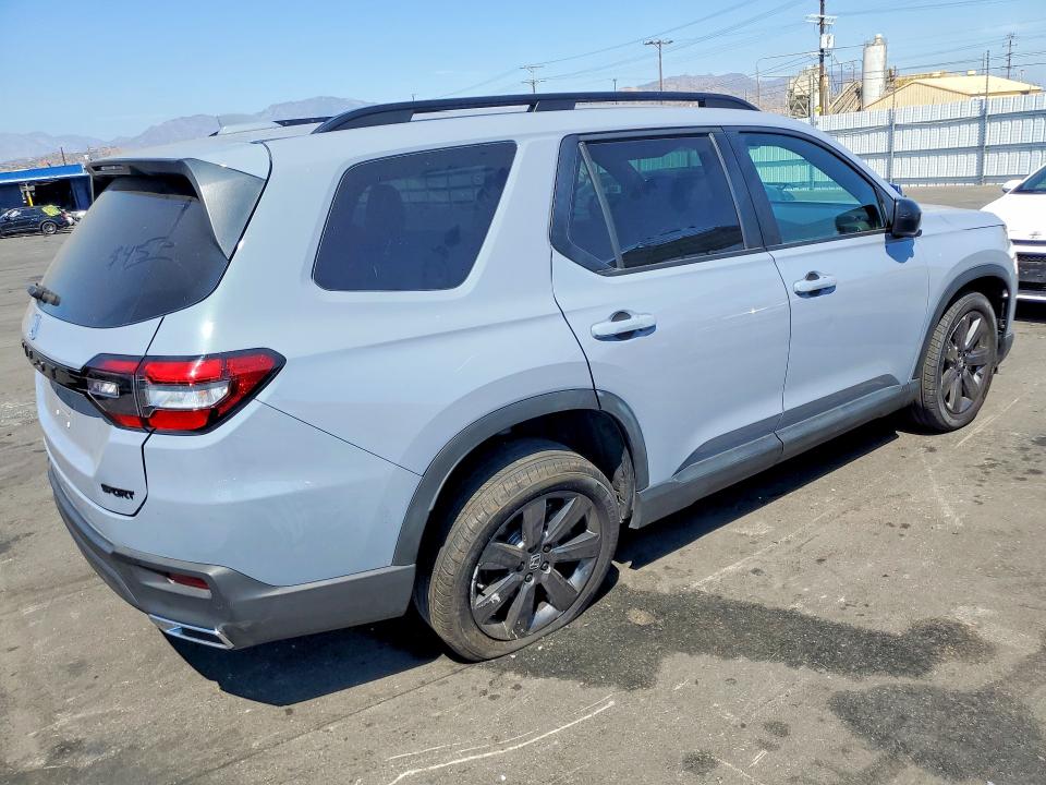 Photo 3 from auction – 2025 HONDA PILOT with VIN 5FNYG2H31SB027852