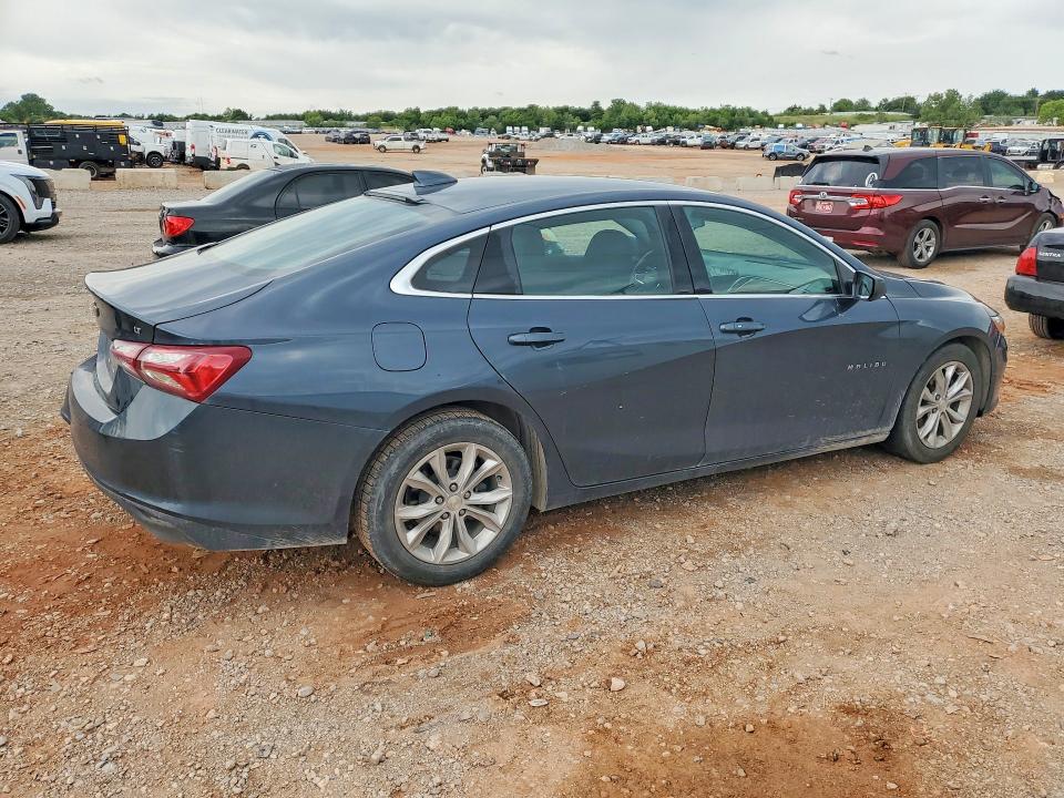 Photo 3 from auction – 2020 CHEVROLET MALIBU with VIN 1G1ZD5ST0LF064646