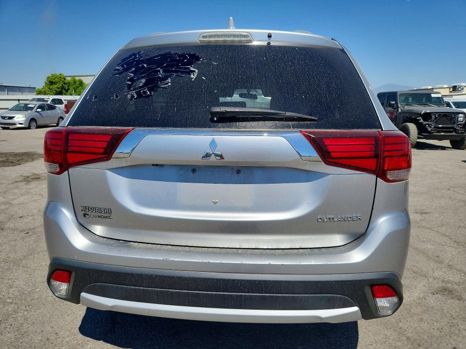 Photo 6 from auction – 2018 MITSUBISHI OUTLANDER with VIN JA4AD2A38JJ004512