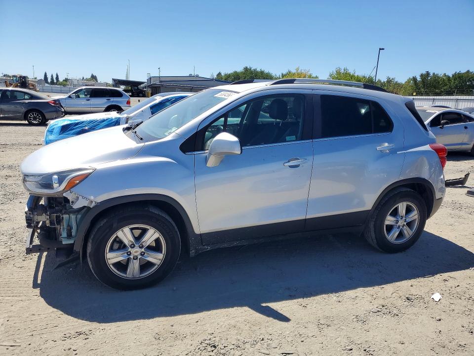 CHEVROLET TRAX 2020 with VIN KL7CJLSB0LB324839 - Photo from auction