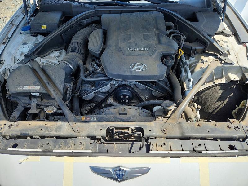 Photo 11 from auction – 2016 HYUNDAI GENESIS with VIN KMHGN4JE3GU120553