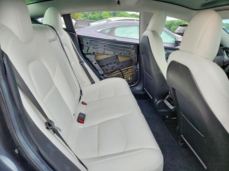Photo 10 from auction – 2018 TESLA MODEL 3 with VIN 5YJ3E1EB9JF056021