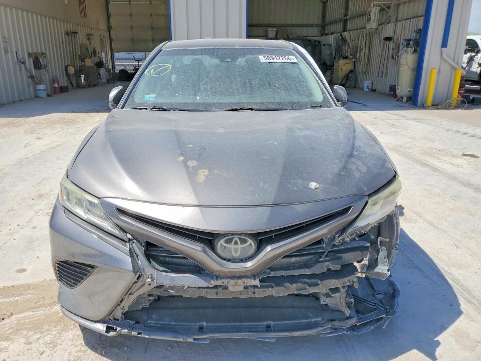 Photo 5 from auction – 2018 TOYOTA CAMRY with VIN 4T1B11HK2JU043567