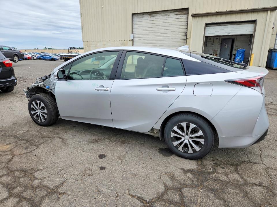 Photo 2 from auction – 2016 TOYOTA PRIUS with VIN JTDKARFU5G3024677
