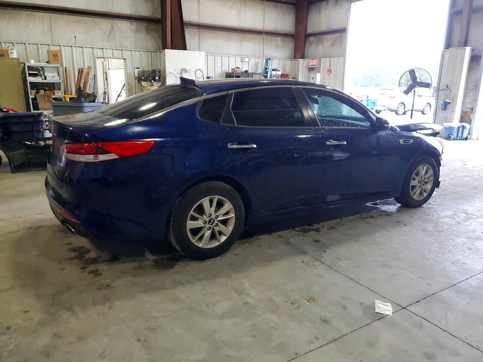 Photo 3 from auction – 2018 KIA OPTIMA with VIN 5XXGT4L39JG230381