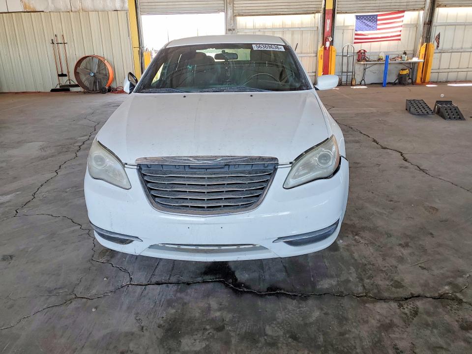 Photo 5 from auction – 2014 CHRYSLER 200 with VIN 1C3CCBAB3EN212759