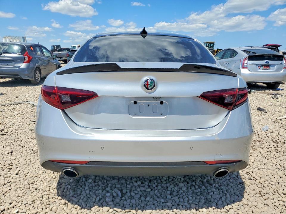 Photo 6 from auction – 2020 ALFA ROMEO GIULIA with VIN ZARFANBN7L7638776