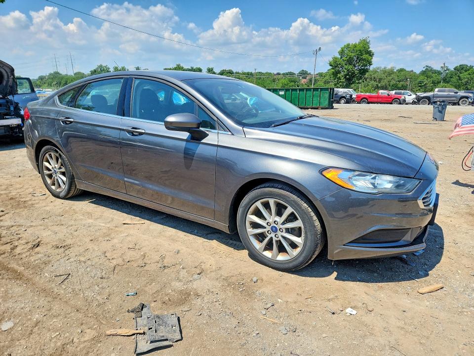 Photo 4 from auction – 2017 FORD FUSION with VIN 3FA6P0HD4HR189301