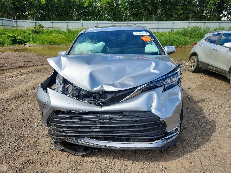 Photo 5 from auction – 2023 TOYOTA SIENNA with VIN 5TDYSKFCXPS106697