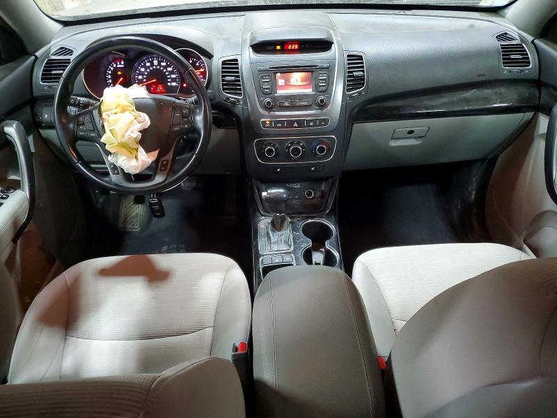 Photo 8 from auction – 2015 KIA SORENTO with VIN 5XYKTDA65FG575580