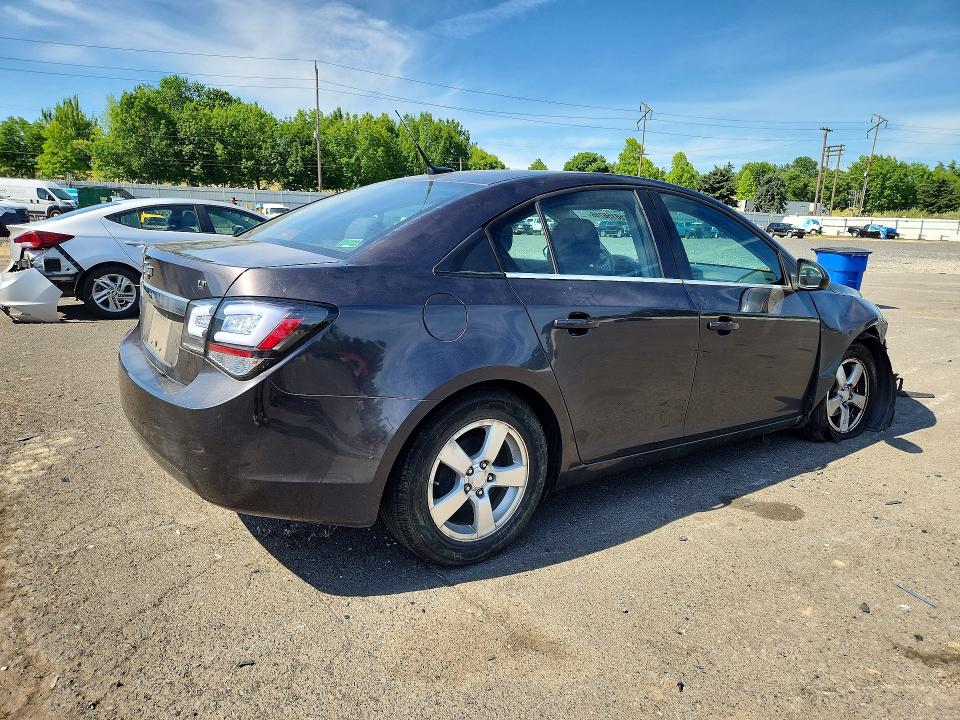 Photo 3 from auction – 2014 CHEVROLET CRUZE with VIN 1G1PC5SB6E7306550