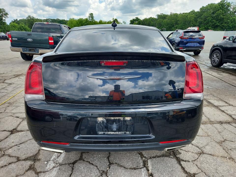 Photo 6 from auction – 2022 CHRYSLER 300 with VIN 2C3CCAAG0NH104050