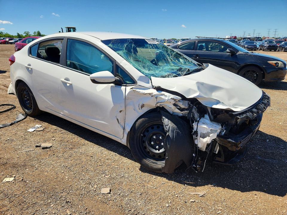 Photo 4 from auction – 2017 KIA FORTE with VIN 3KPFK4A72HE101230