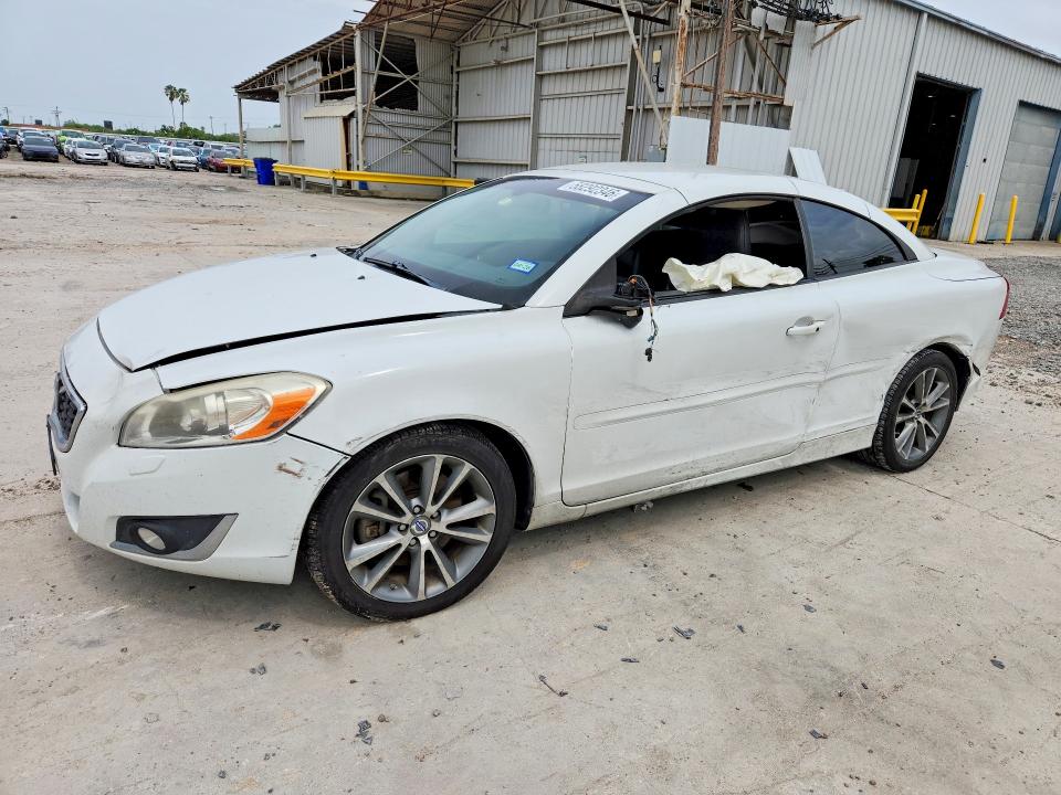 VOLVO C70 2013 with VIN YV1672MC5DJ137063 - Photo from auction