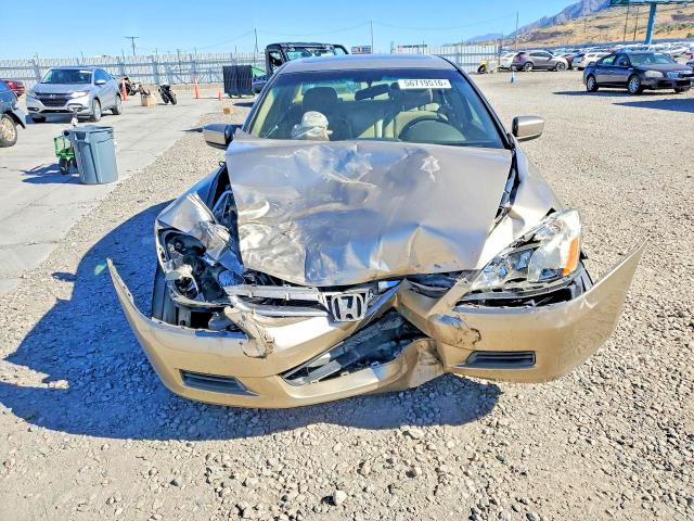 Photo 5 from auction – 2006 HONDA ACCORD with VIN JHMCM56866C010789
