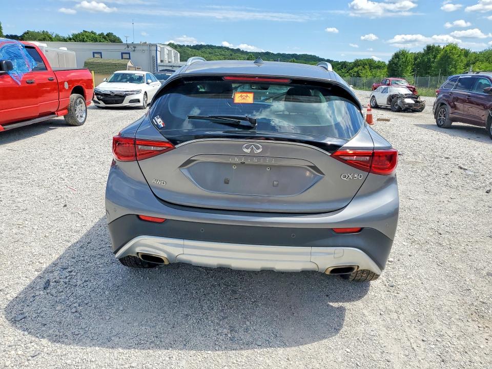 Снимка 6 от търг – 2017 INFINITI QX30 с VIN SJKCH5CRXHA019249